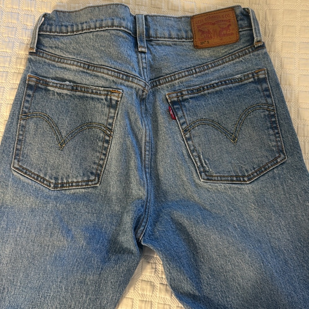 Levi's 501’s - Picture 4 of 6